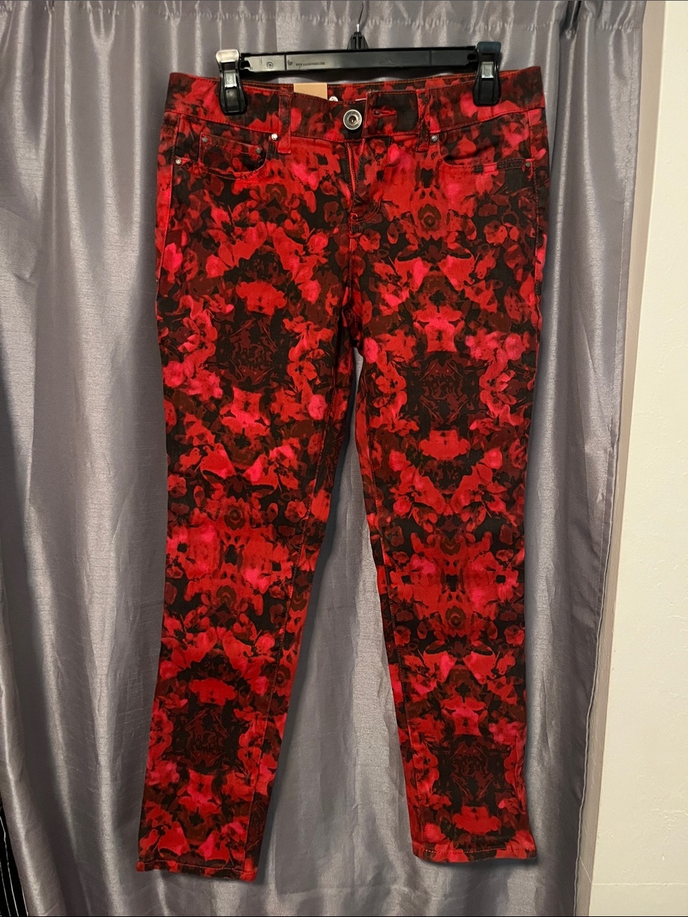 DKNY Red and Black Floral Print Jeggings